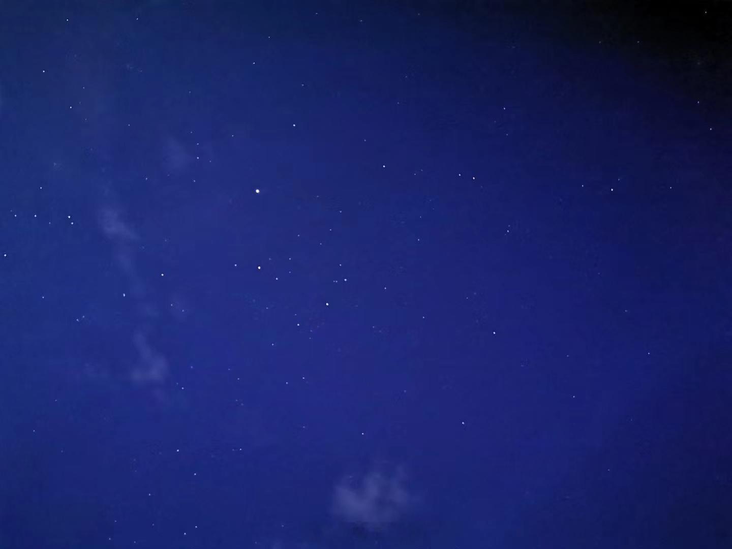 恒驰汽车一车未发市值高达7500亿港元说起来大家可能不信，恒驰汽车当年还请过我去