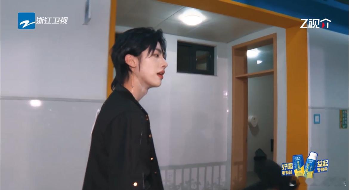 #RICKY主动暴露为队友争取时间#天呐，家人们真的有被奔跑吧里的成员的表现给感