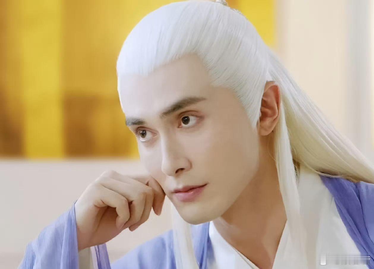 高伟光时隔5年重现白发帝君 谁懂啊！等了整整五年，我的白月光白发帝君终于返场了！