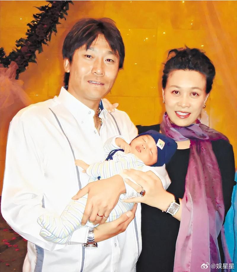 娱乐圈又爆大瓜！孟桐被拍带长发美女回那英别墅，彼时那英远在伦敦陪女儿，视频里亲昵