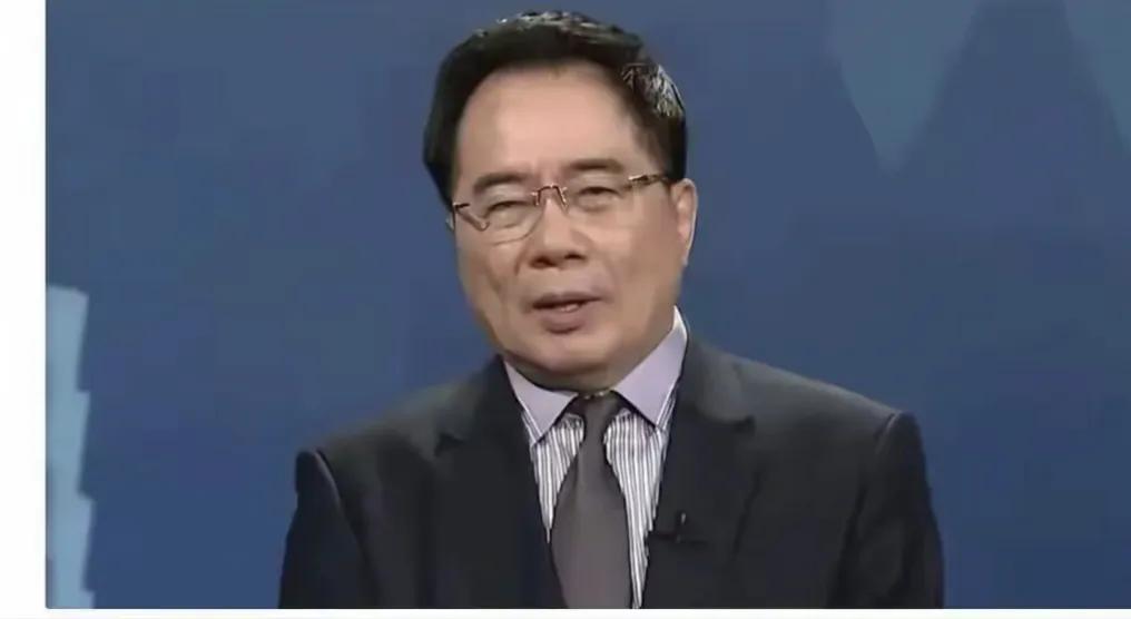 蔡正元在节目中盛赞这次大陆参访团到台湾的青年学生，说大陆青年学子气质好！教育好！
