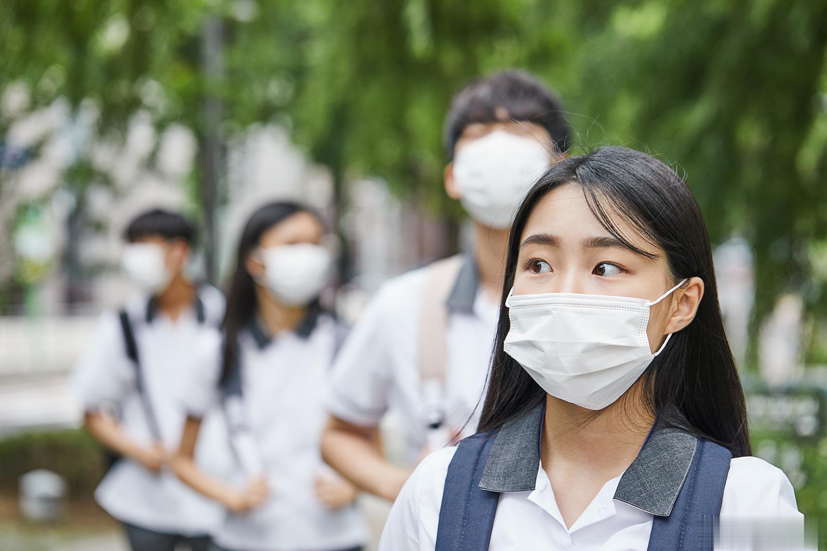 【呼吸道疾病高发，广州中小学如何应对？】近日，秋冬季气温变化幅度较大，也是流感等