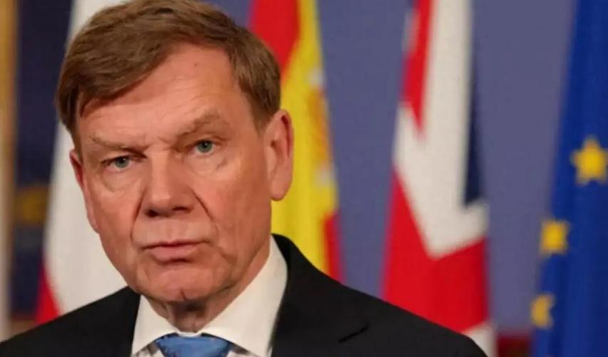 德国外长瓦德富尔这次中国行，可以说走了“两手路线”！

在北京的政治会谈虽不轻松