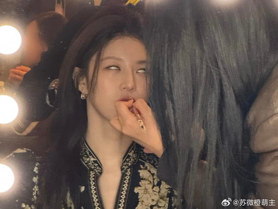 【热推万赞】高允贞超绝活人感的ins照片📷拍得好不好看根本不重要，真是了不起的