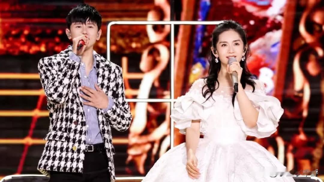 中国知名歌手张杰邀老婆谢娜当演唱会嘉宾，引起部分粉丝不满，直言买票不是为了看夫妻