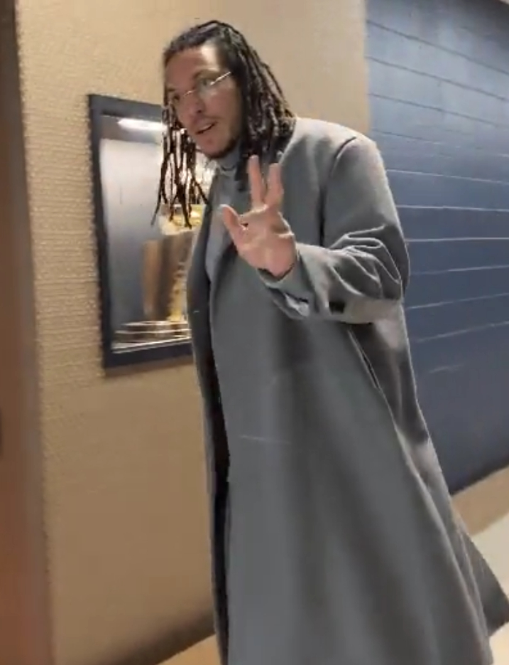 戈登，穆雷，小哈达威都是带伤出战湖人，焦点大战！ 