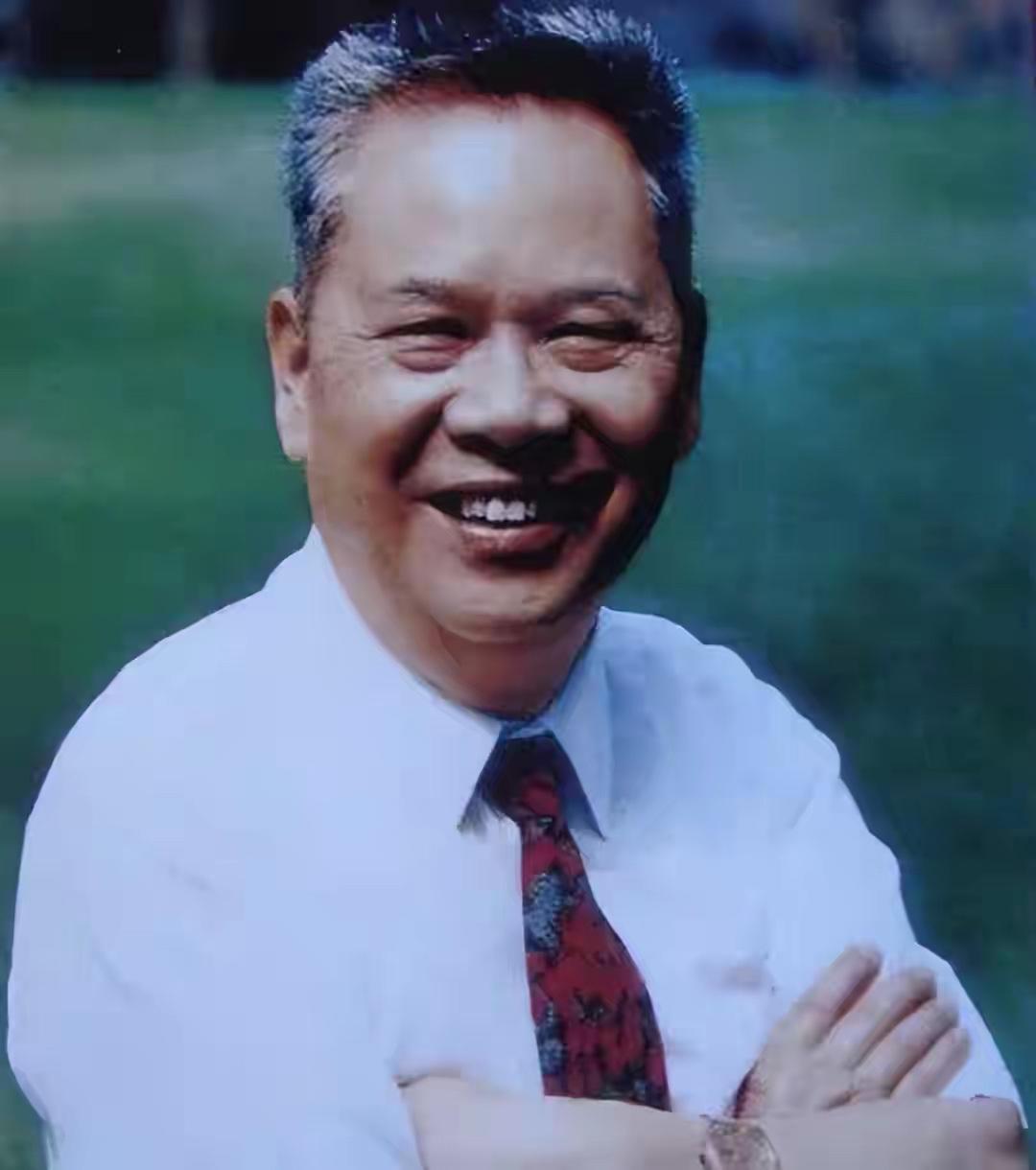 38岁任县委书记，57岁出任——河南省委书记，不爱坐办公室，务实为民，调研时鼓励