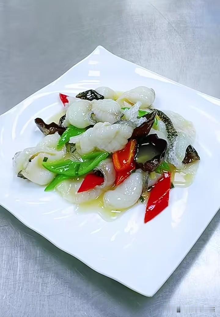 端午将至，仪式感必须拉满！今天我准备做溜鱼片和回锅鱼，和大家共祝端午安康。
端午