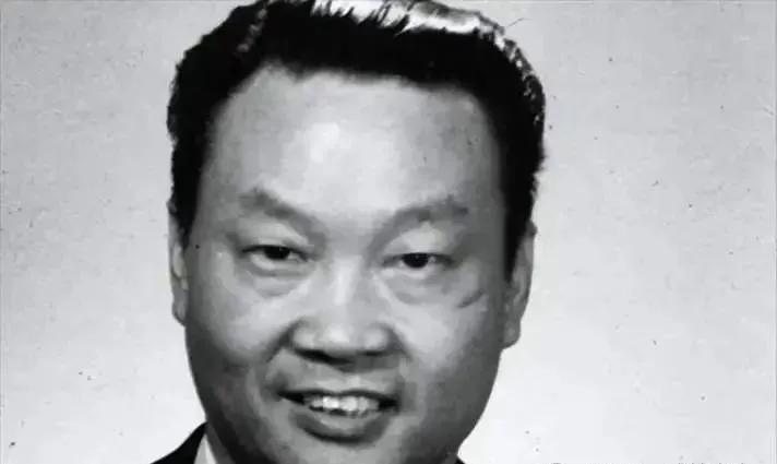 他潜伏美国37年却被捕，面对严酷刑罚，他突然来了一句：能不能给我个塑料袋我想吐，