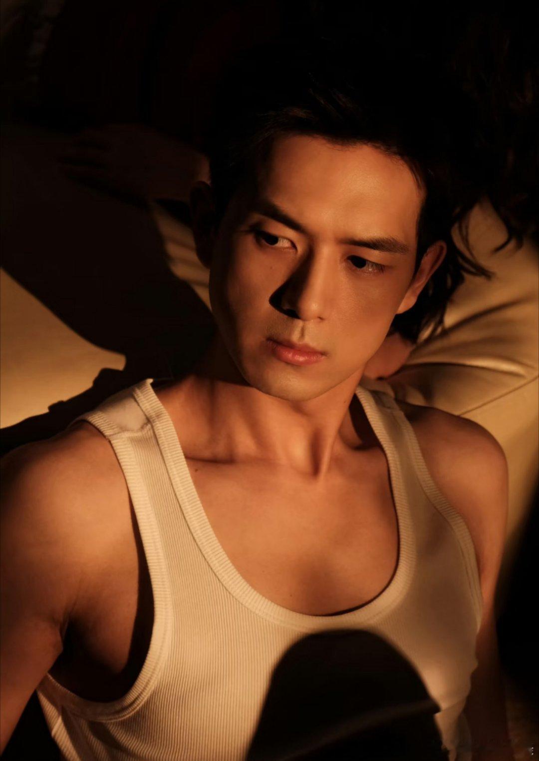 李现不愧是19年就让我心动的男人 硬件顶级，演技加持，李现不爆谁爆。韩商言、郭得
