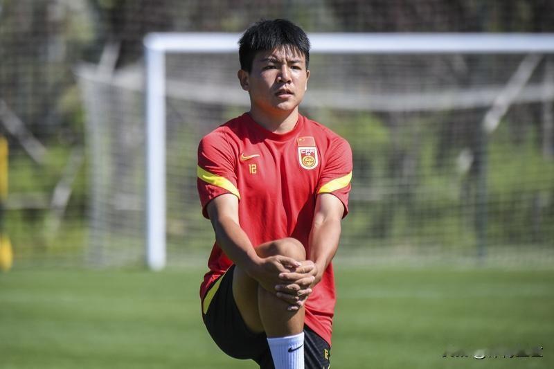 U22国足首战还没开打，就状况不断。据《体坛周报》消息，徐彬预计不会带伤出战东帝