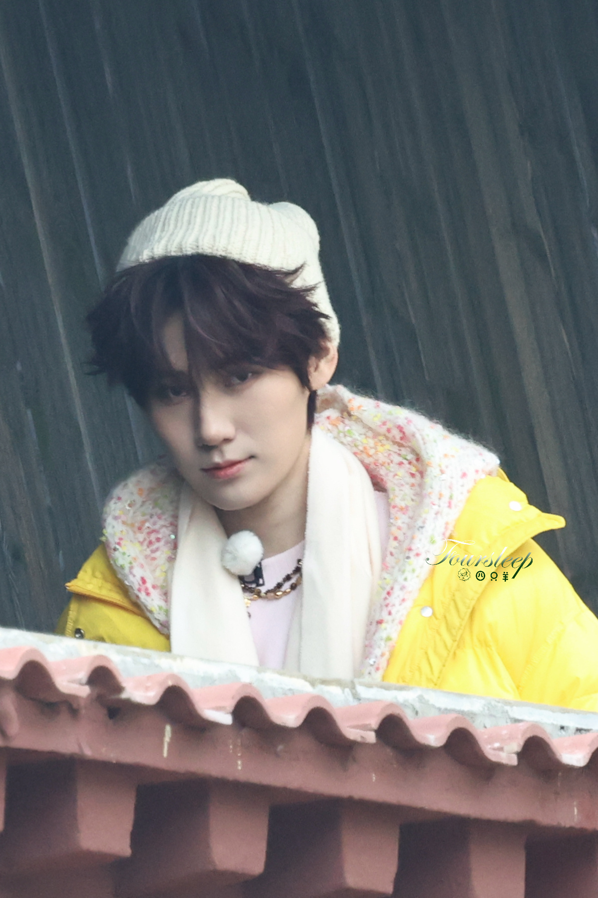 张真源今天是奶黄包张真源《奔跑吧》今日上班路透来啦！今天是暖呼呼的奶黄包呀~ ​