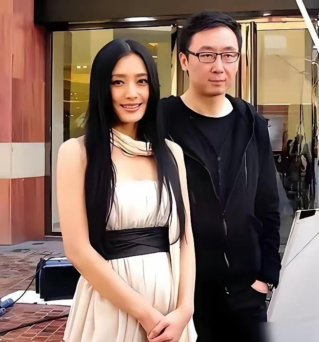 四次求婚全部被拒，陆川心碎扔掉戒指愤怒喊话：你不肯嫁，我就找别人成家！
 
曾经