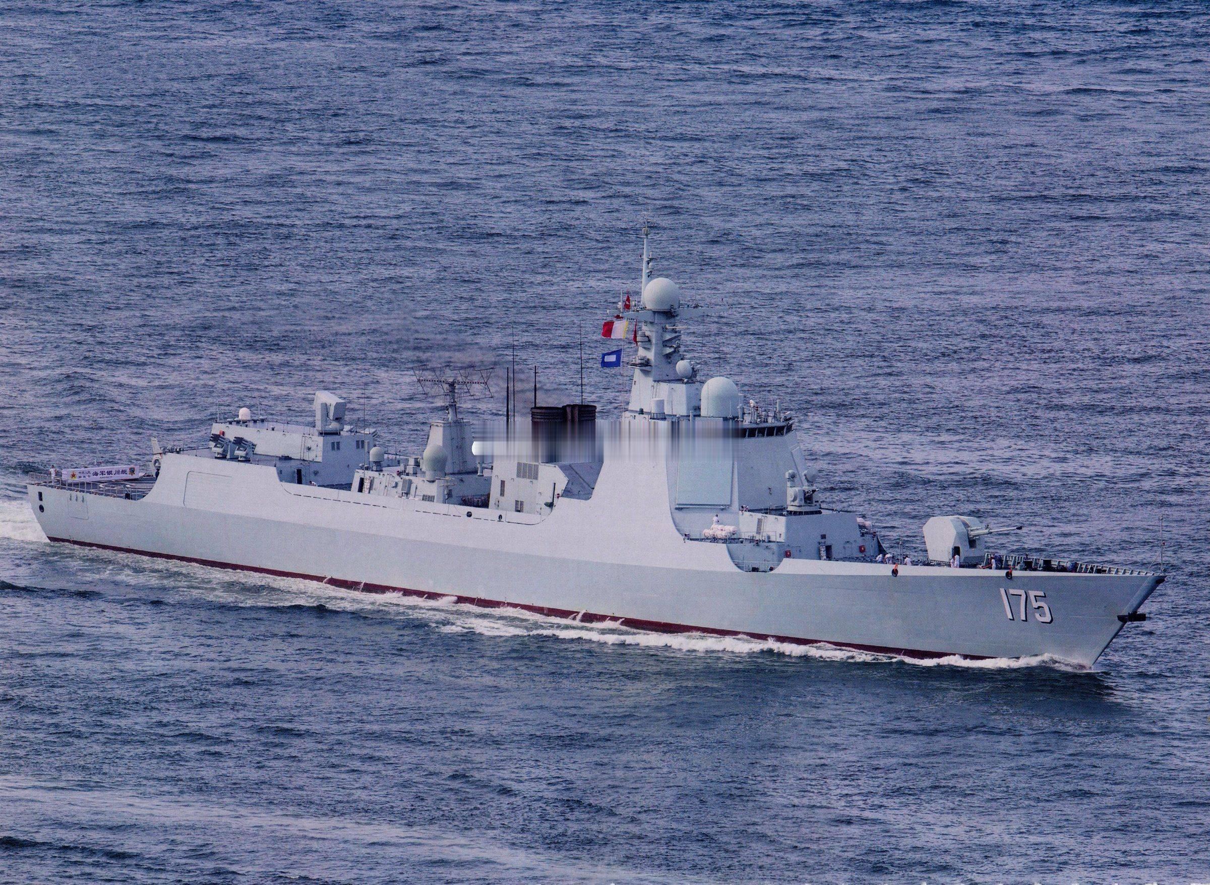 5月16日据外媒报道，中国海军052D型驱逐舰175“银川”舰出现在黄岩岛海域，