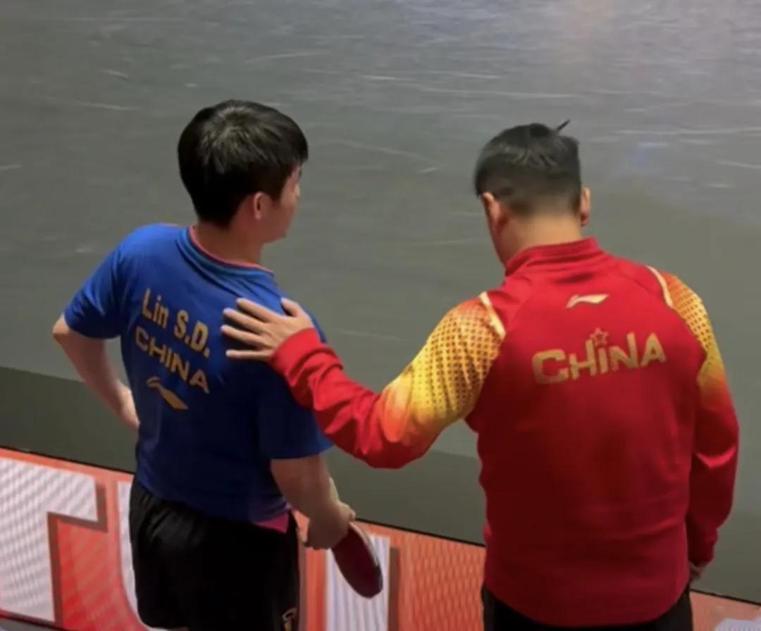 乒乓球运动员林诗栋，在亚锦赛单人男子乒乓球决赛中，随不敌张本智和获得亚军，但还是