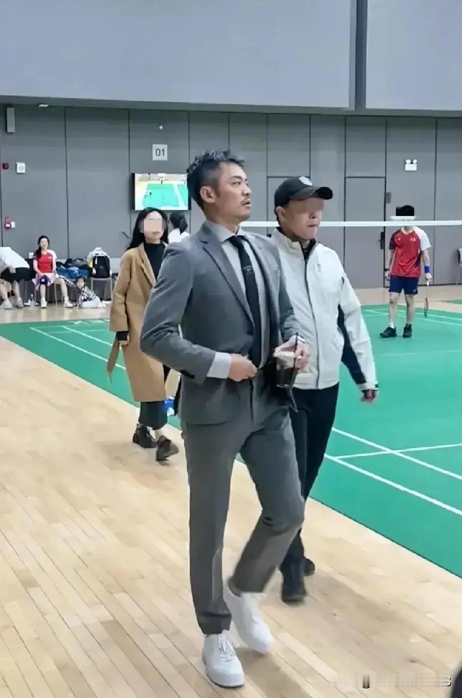 说起林丹这位运动员的身材，那可真是没话说，看上去就很挺拔。可是我每次一看到他，怎