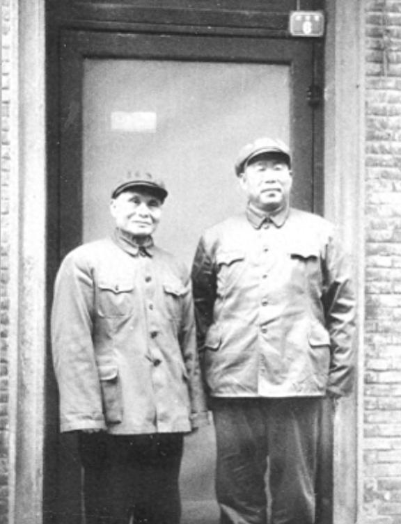 1959年，51岁的邱行湘刚获特赦，还是光棍一个，这个曾经叱咤战场的国民党将军，
