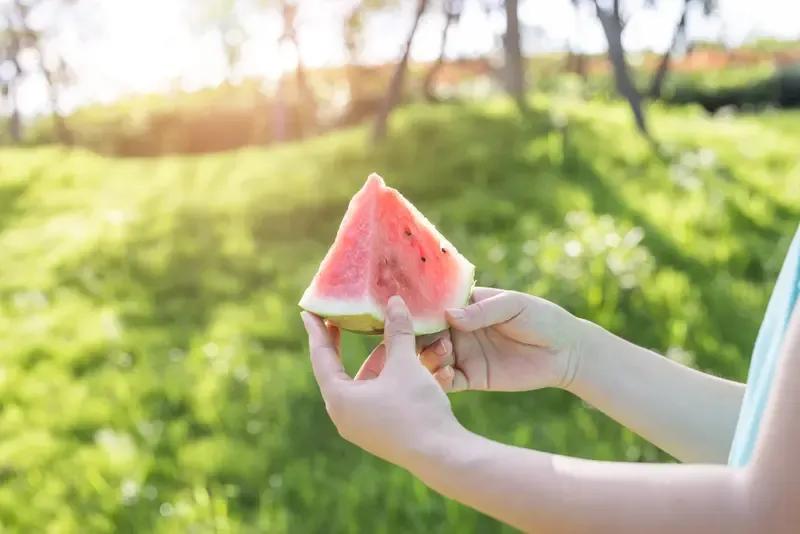 人生如戏，戏如人生，我们都是他人眼中的风景，有的人，羡慕他人家境好，有的人，羡慕