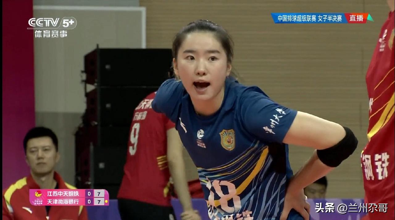 大爆冷，天津女排半决赛首局客场以10:25输惨啦，今天的天津女排开局不顺，一传失