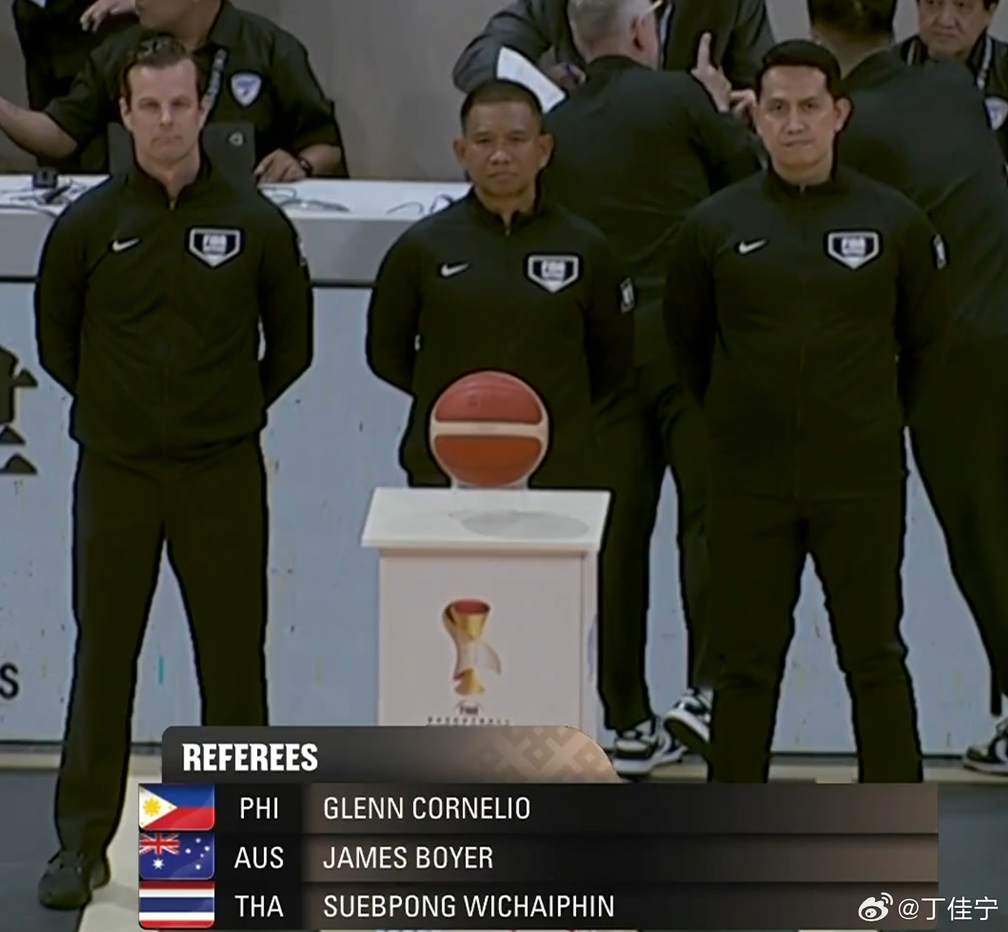昨天执法中国男篮VS中国台北男篮 的三位裁判员分别来自菲律宾、澳大利亚、泰国男篮