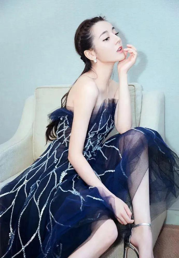 迪丽热巴这身材谁顶的住？