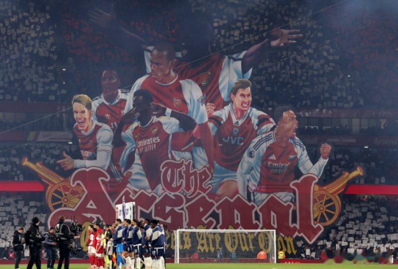 前阿森纳球员西尔维斯特在世界足球峰会期间接受了HaytersTV的独家采访，西尔