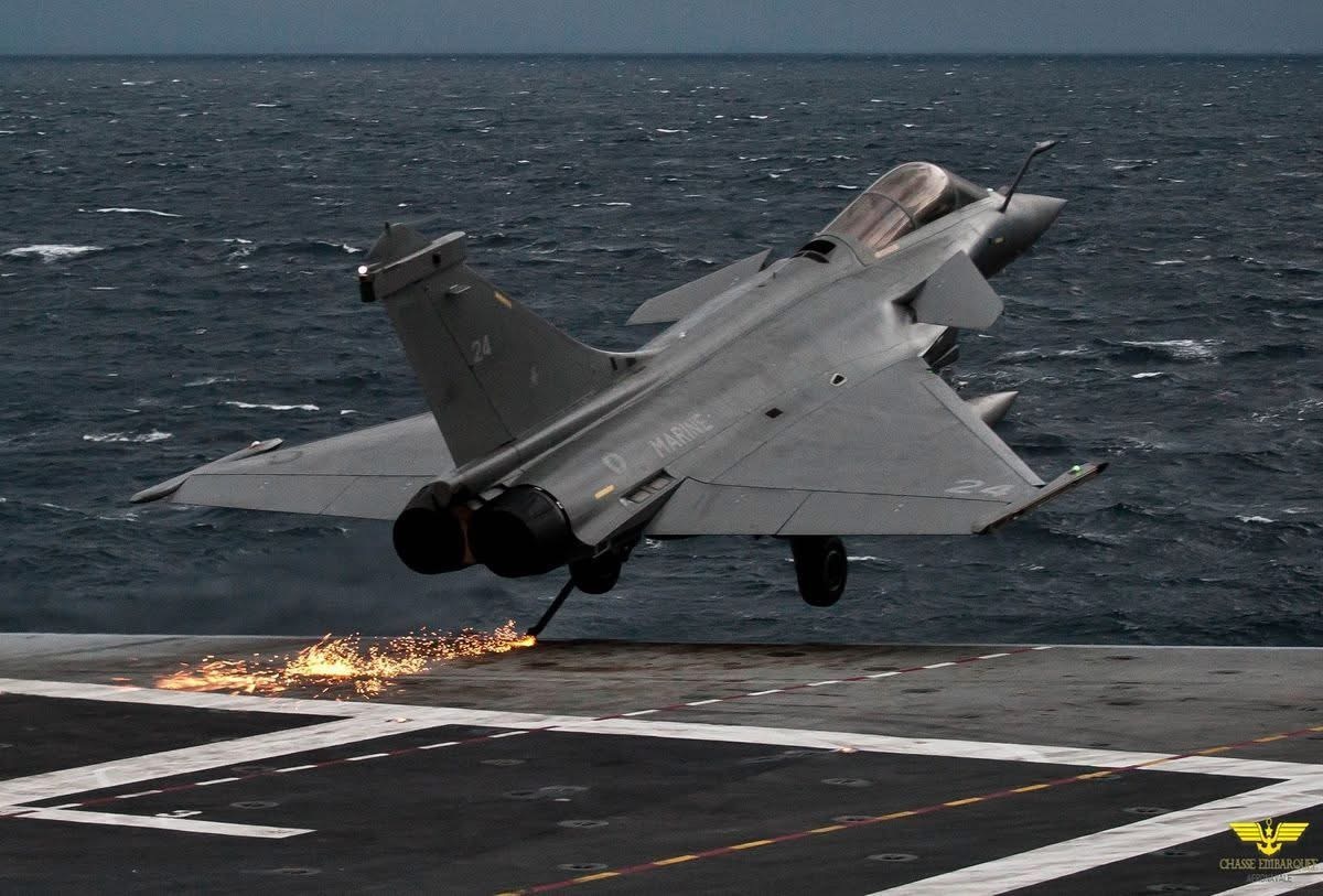 今日阵风 法国海军第12F海军航空队阵风M触舰复飞Photo credit: C