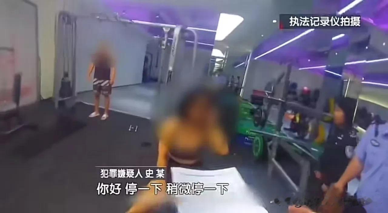 这么漂亮的美女居然是个白嫖狂魔！”北京icon，某健身房内，一位美女正穿着瑜伽服