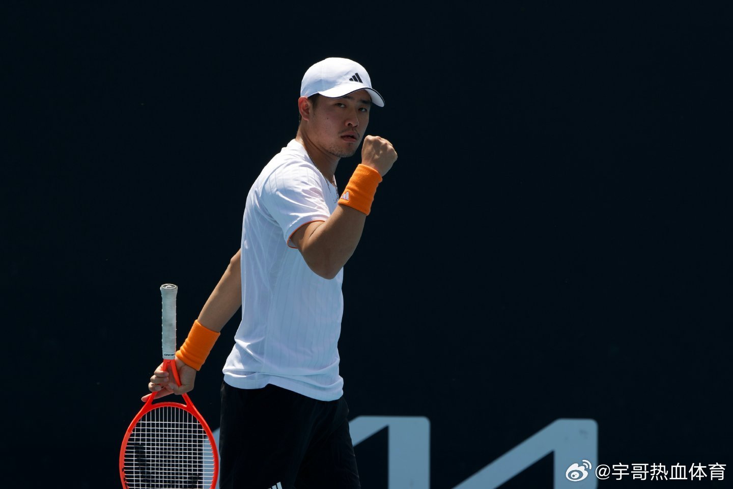 吴易昺晋级澳网资格赛决胜轮加油！把下一场比赛当澳网决赛来打，火力全开，无限开火。