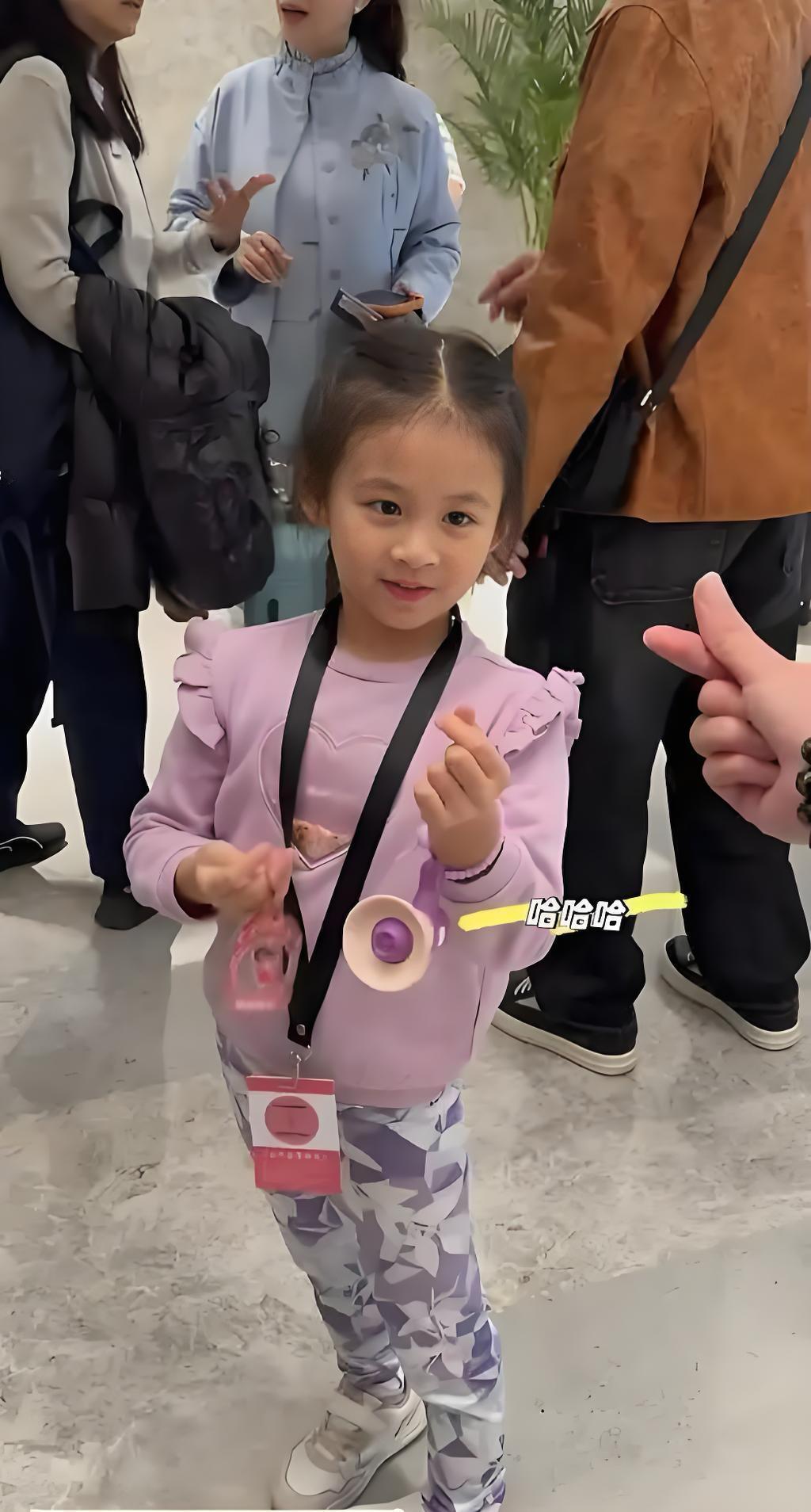 赵雅芝孙女黄静茹的出现，再次证明了遗传的魅力，她五官与奶奶如出一辙

赵雅芝，这