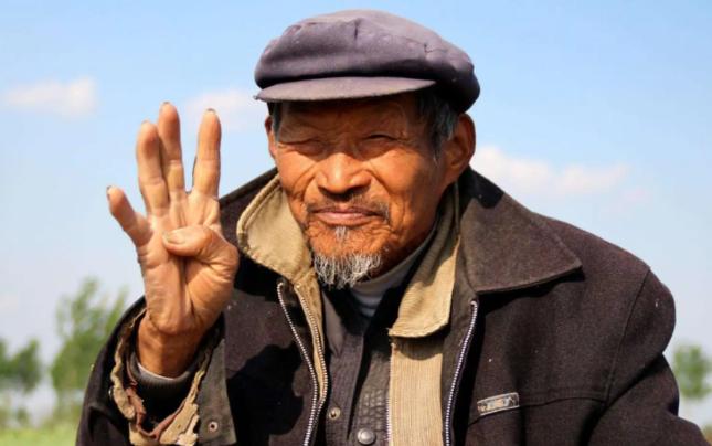 中国长寿之王——龚来发，终身未娶活到了133岁，可令人惊讶的是，他却有一个公认的
