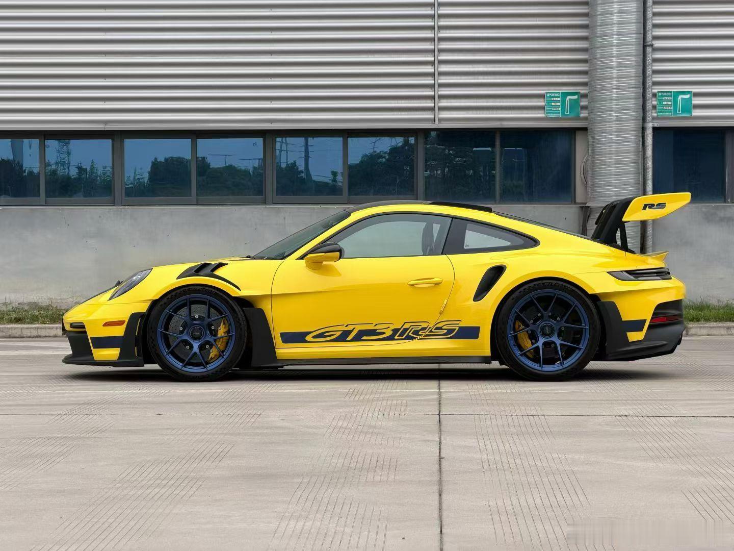 保时捷911 GT3 RS，25年，竞速黄，美规，大满配，4千多公里了、带车衣 
