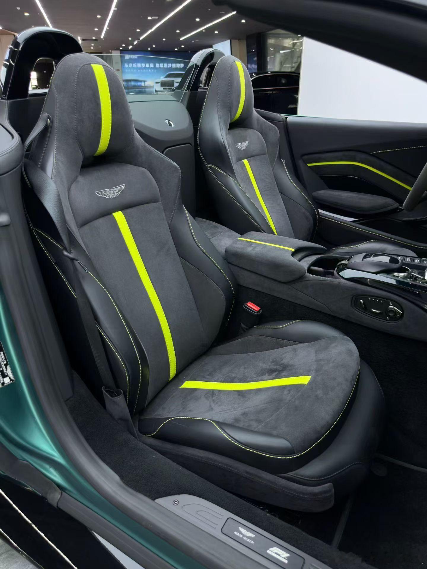 全国限量三台（绿白黑）阿斯顿马丁vantage F1 敞篷，22年落户，7800
