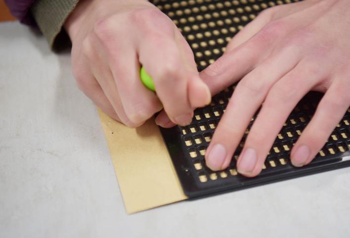 苏大扬 【扬州12名盲人备战高考】在江苏省扬州市特殊教育学校，有一群特殊的高三学