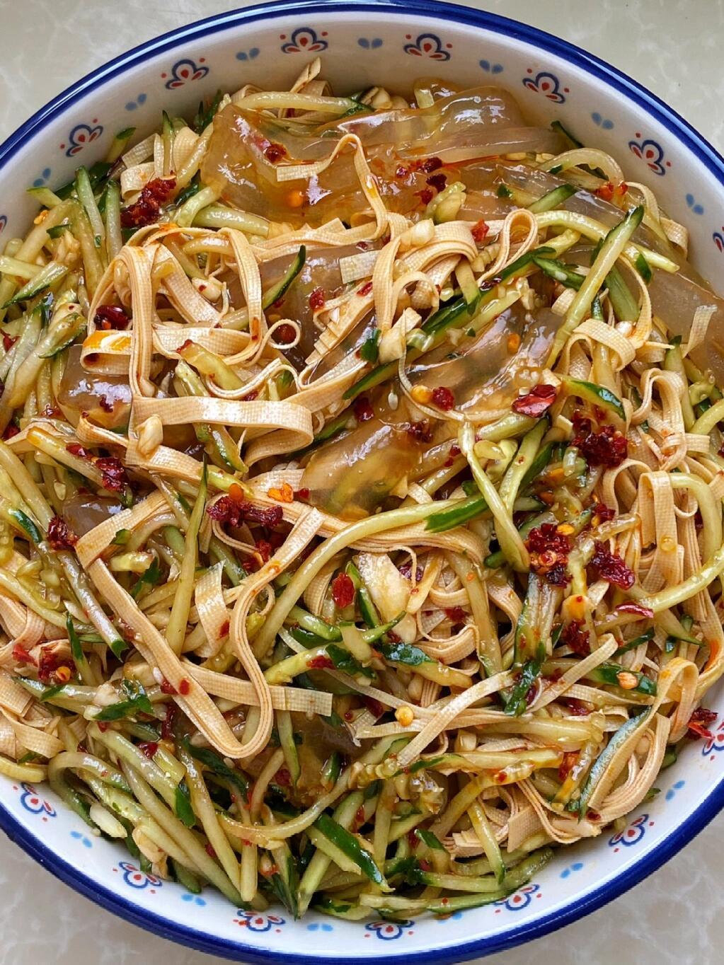 这样做黄瓜拌拉皮干豆腐丝，太美味了！我的宝藏食谱