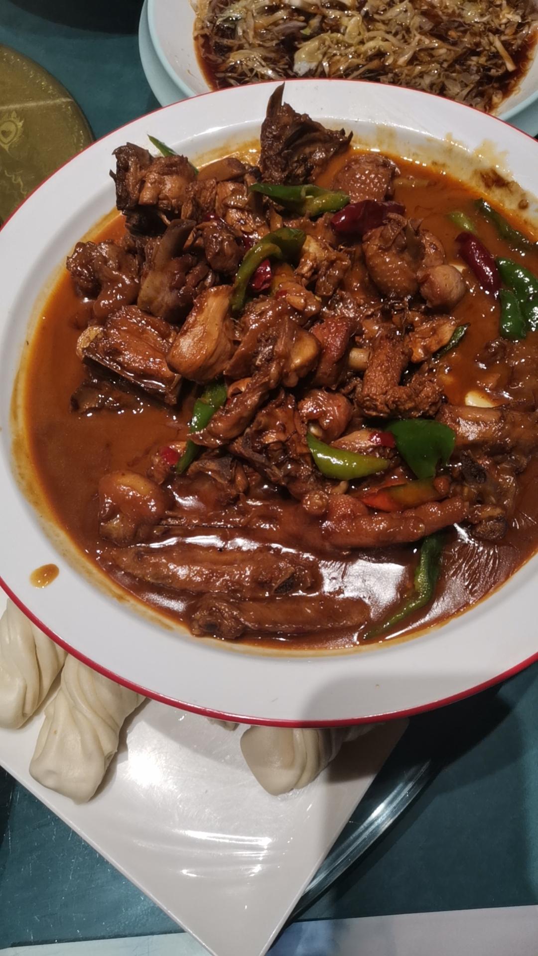 今天闲着没事，按照抖音做个临沂炒鸡，麻辣鲜香，此味只应天上有，人间能有几回尝。