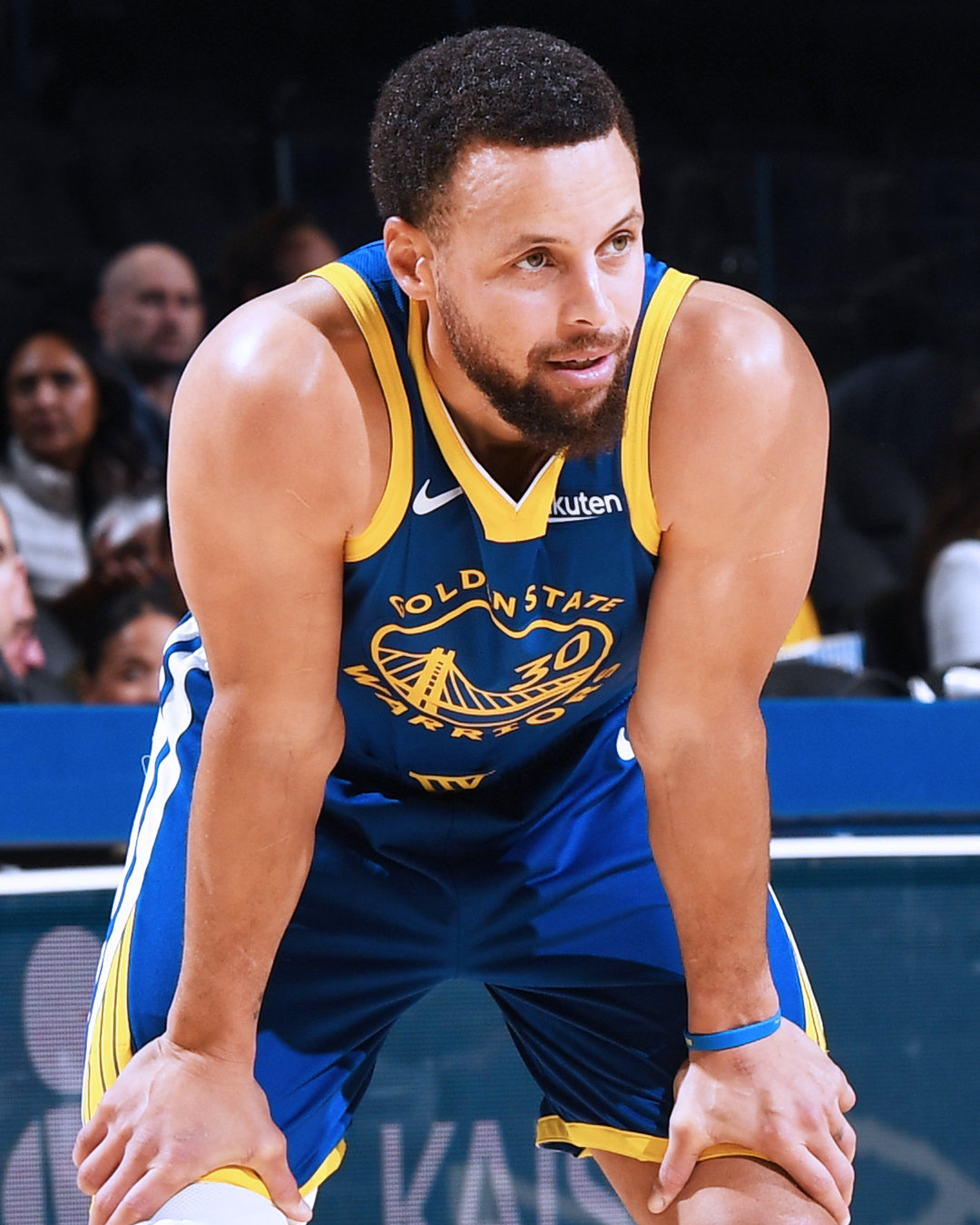 第一节结束，勇士30:35尼克斯；穆迪9分，巴特勒9分。尼克斯vs勇士