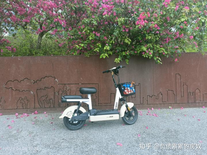 这车子完美，节能环保不伤胃。人活一辈子，有很多身外之物都不是必须要有的，少些欲望