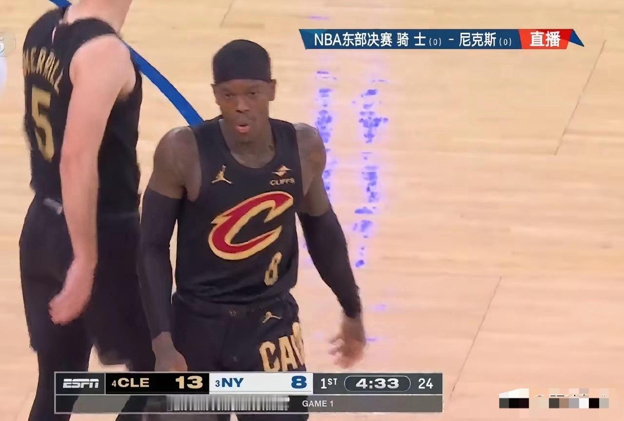 骑士球星哈登真是自己的队友施罗德气坏了！在骑士VS尼克斯东决的G1首节4分33秒
