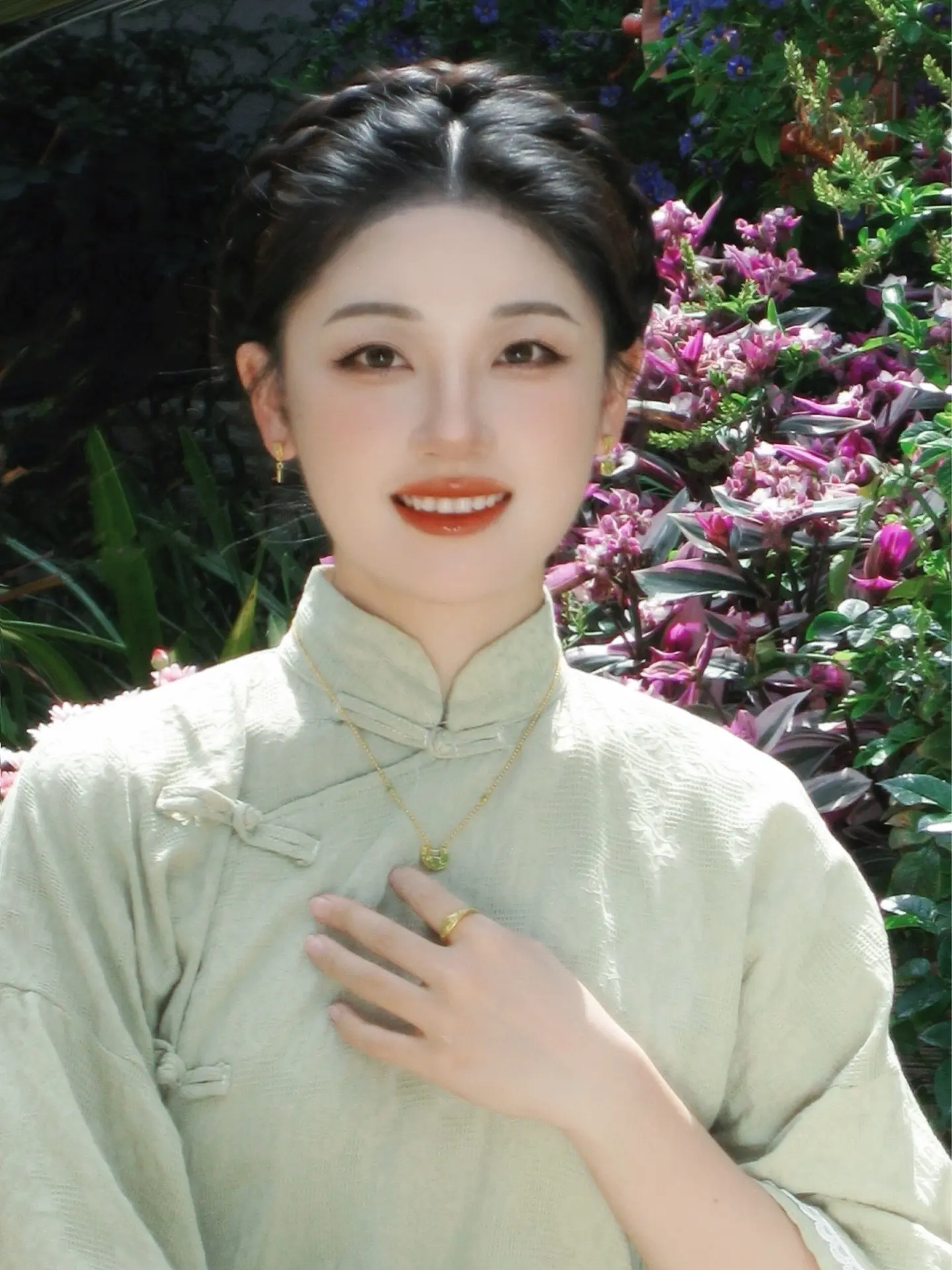 明月别枝惊鹊，清风半夜鸣蝉。