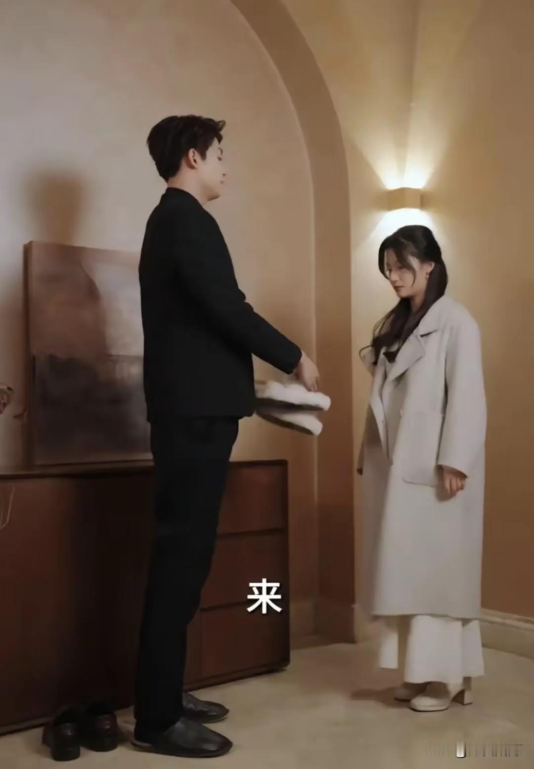 咱就说，
短剧导演们
能不能听听观众的呼声？

现在一打开屏幕，全是“最萌身高差