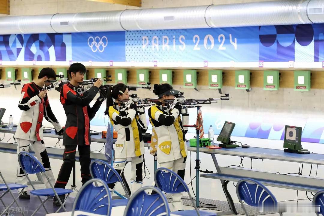 #中国队射击跳水冲击首金#202是巴黎奥运会正式开幕，开幕式之后的首个比赛日，中