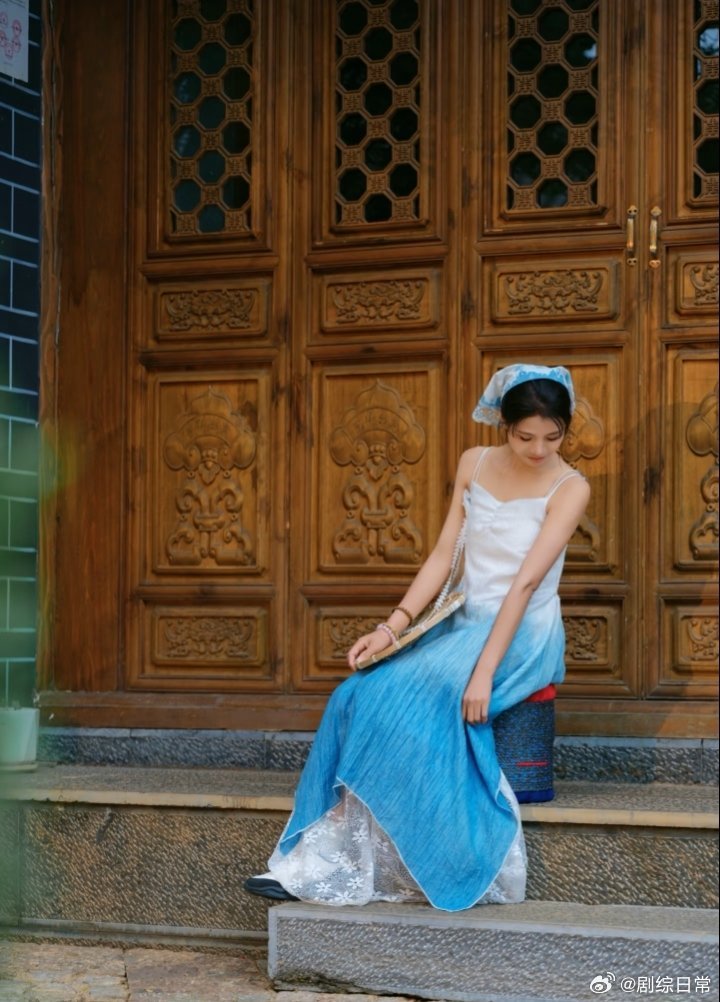 小英说怕单身久了内分泌失调内分泌失调的锅别甩给单身！搞钱搞事业的快乐，比烂男人靠