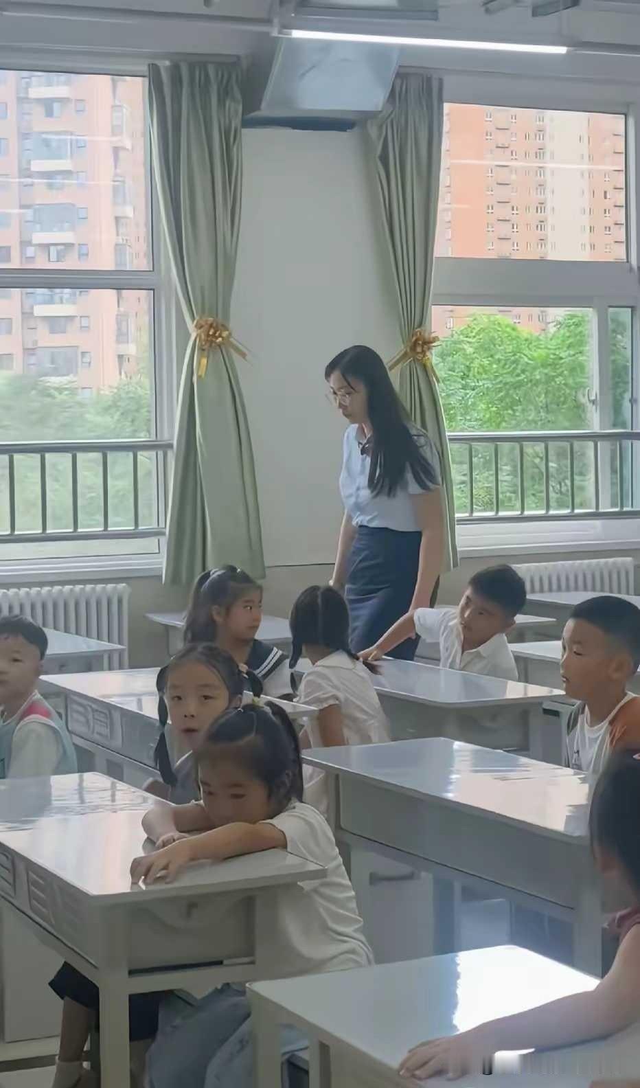多地推出教师节景区优惠后问题来了：教师们有时间去吗？