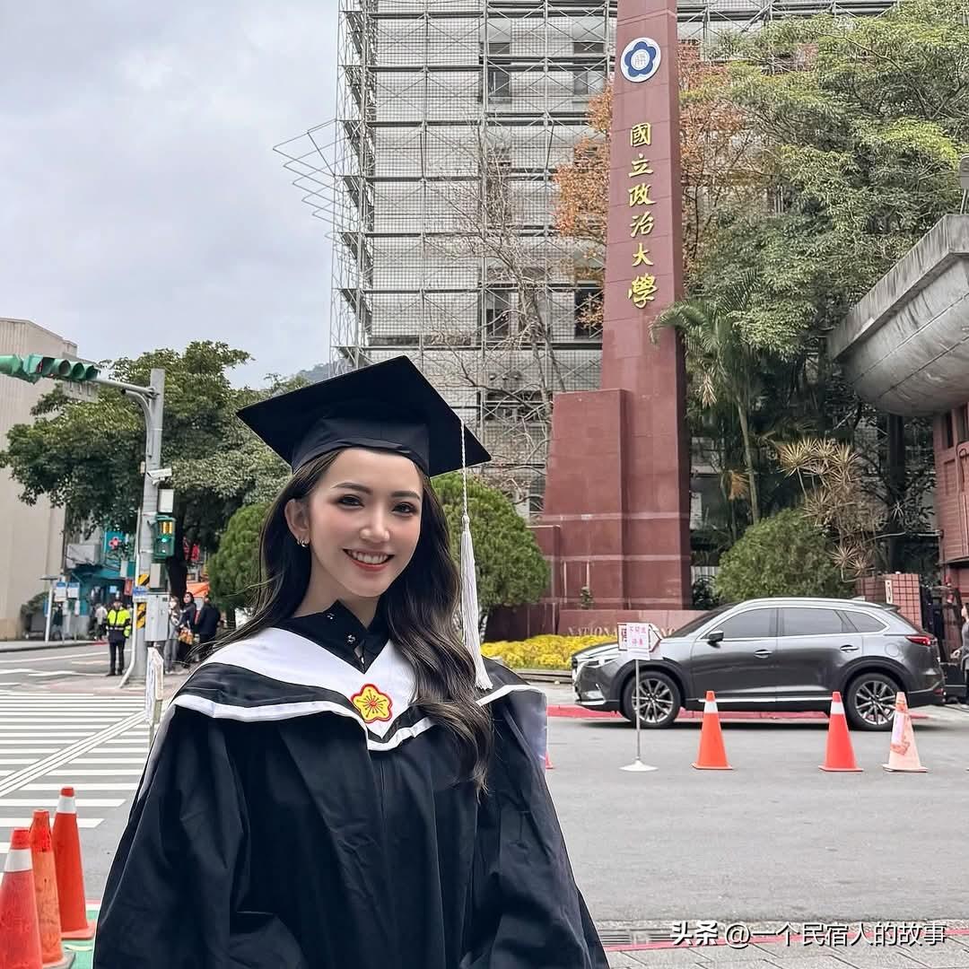中天新闻前主播李家妤硕士毕业了
说起来，我应该很久没更新李家妤主播的动态了，作为