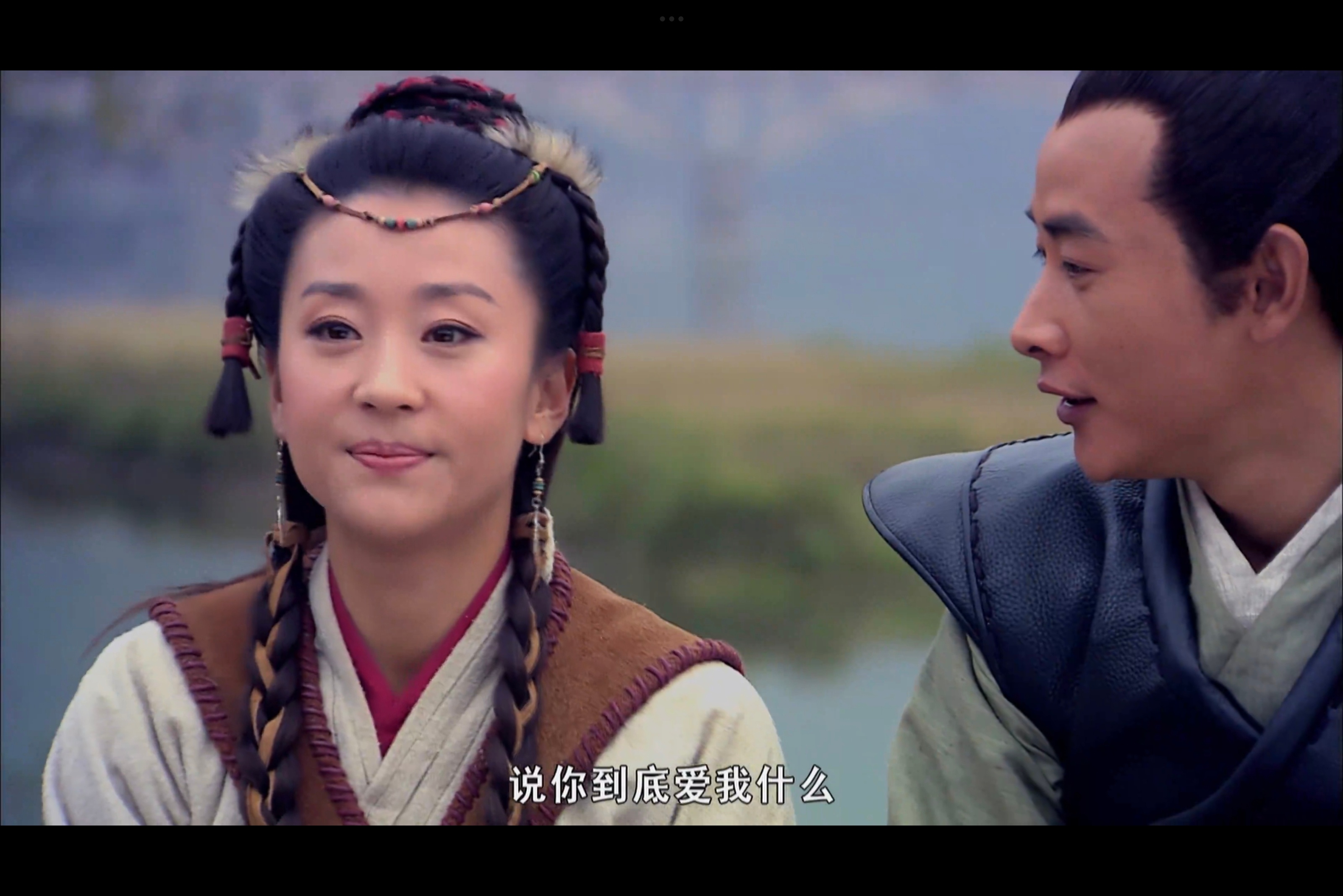 穆桂英完全把杨宗保当狗训了，天天问他到底爱自己什么，又教他爱穆桂英要大声说。杨宗