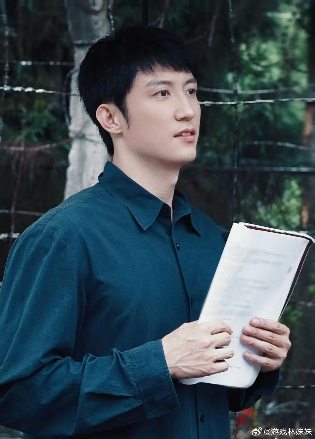 黄景瑜 好一个文弱书生黄景瑜《重器》颠覆硬汉标签演文弱书生，顺毛眼镜造型反差拉满