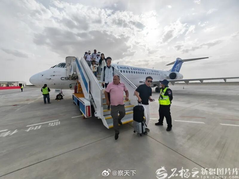 新疆第29座民用运输机场，6月12日巴音郭楞轮台机场迎来首航，成为新疆第29座民