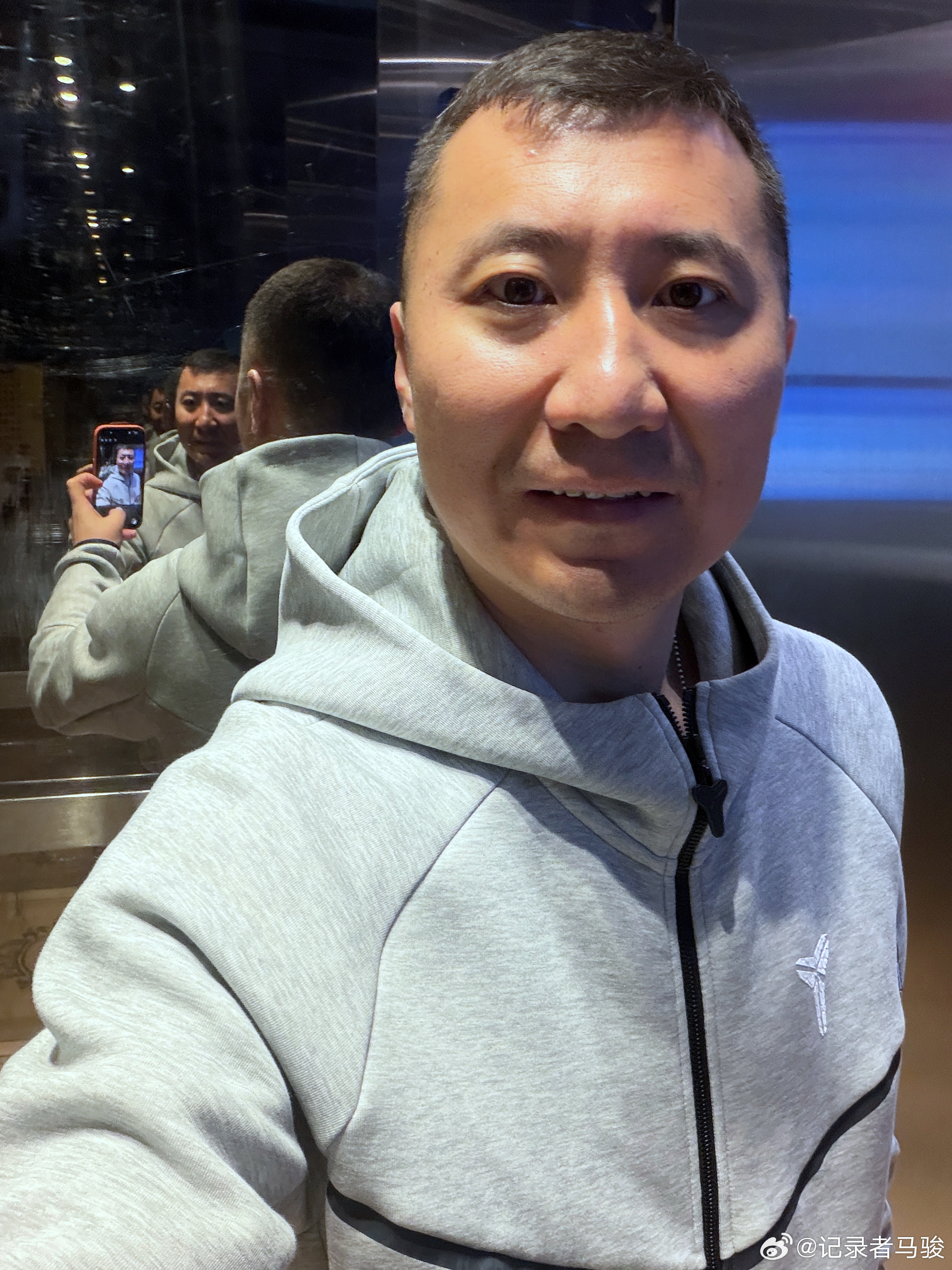 那些在脑海里闪光的想法，或许是一时的感慨，或许是莫名的情绪，都映衬出我们内心真实