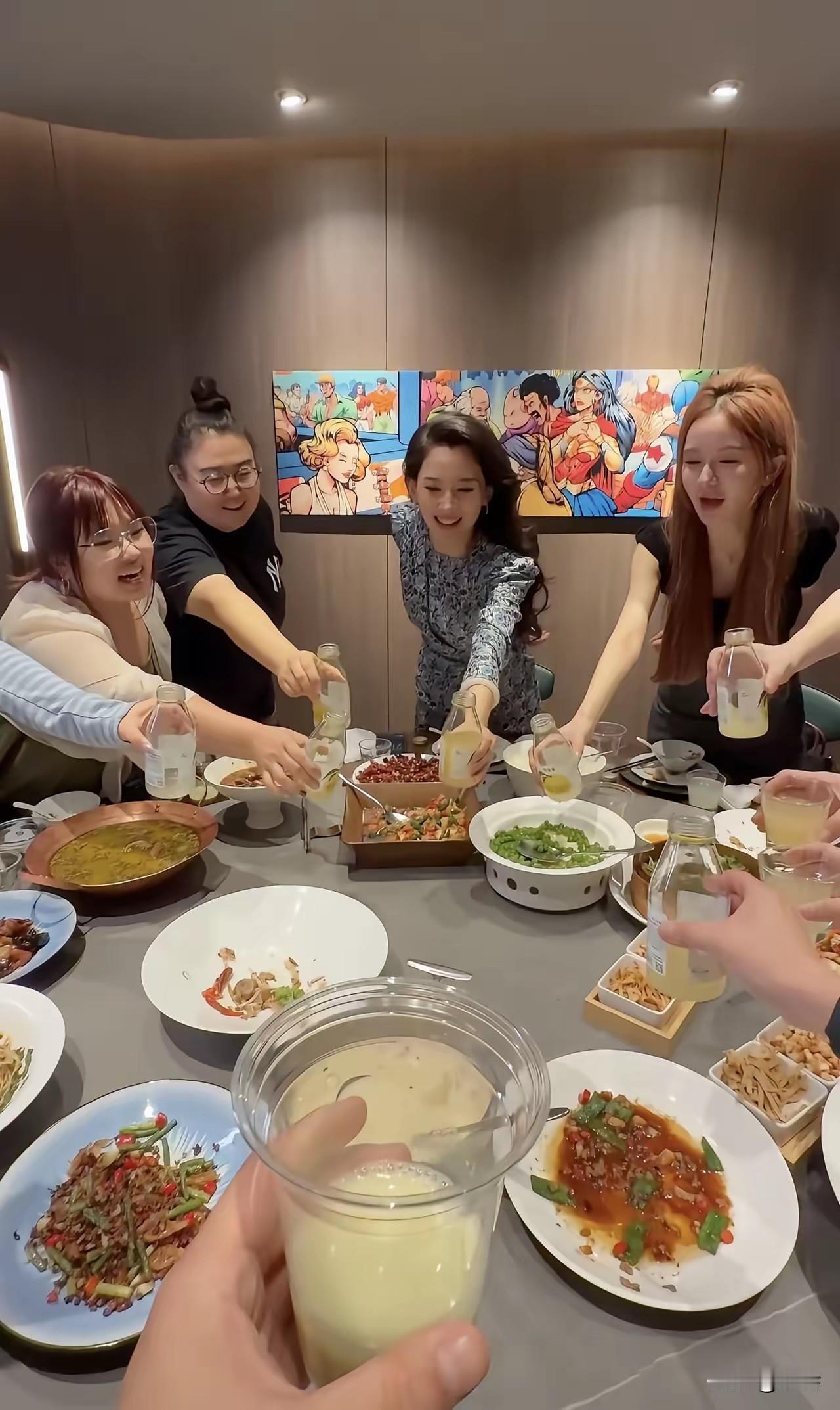 森林北中秋给员工发红包，出手真大方！

9月28日，森林北晒出迟来的中秋vlog
